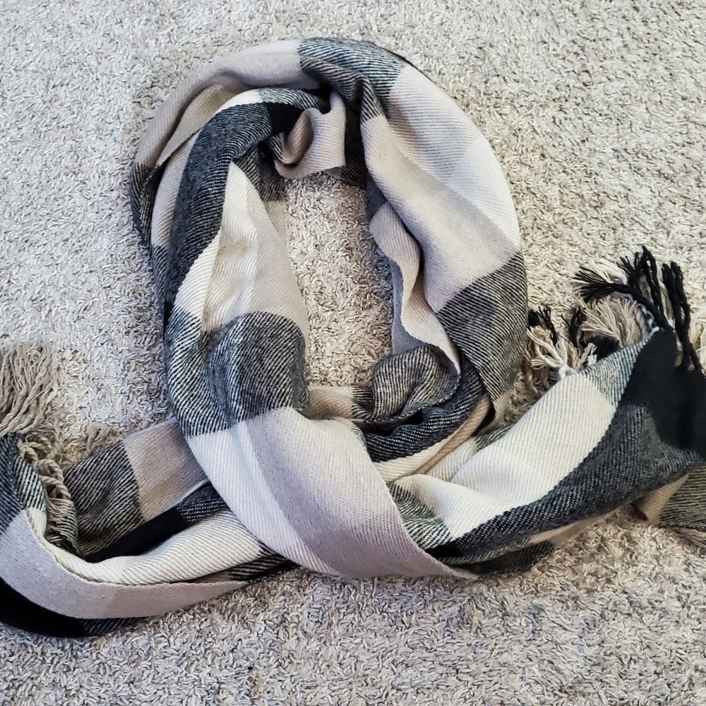 Plaid fringe soft scarf